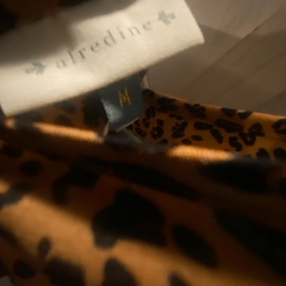 Women Leopard Bell Sleeve Crop Top_Blouse_Medium - Picture 7 of 7